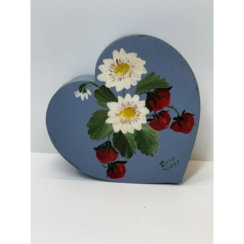 VTG HandPainted Wooden Heart‎ Shaker Box Floral Strawberry Artist Signed Cottage